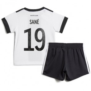 Njemačka Leroy Sane #19 Domaci Dres za Dječji SP 2022 Kratak Rukavima (+ kratke hlače)